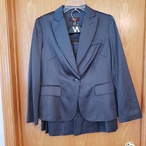 Víctor Alfaro Suit